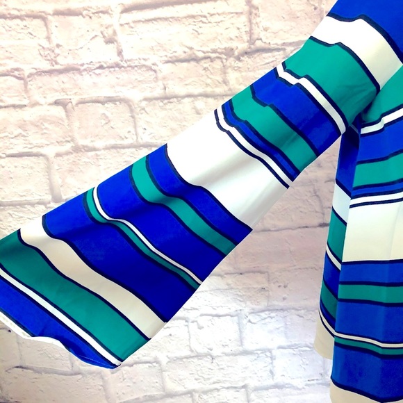 H&M 60s Inspired Tent Top with Bell-sleeves - Picture 6 of 8